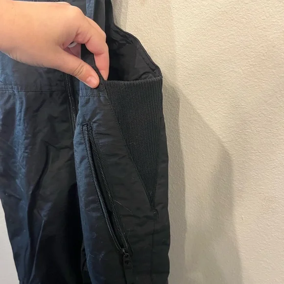 Elegant Black Women's Jumpsuit Ski Snowboard coveralls - Picture 3 of 6